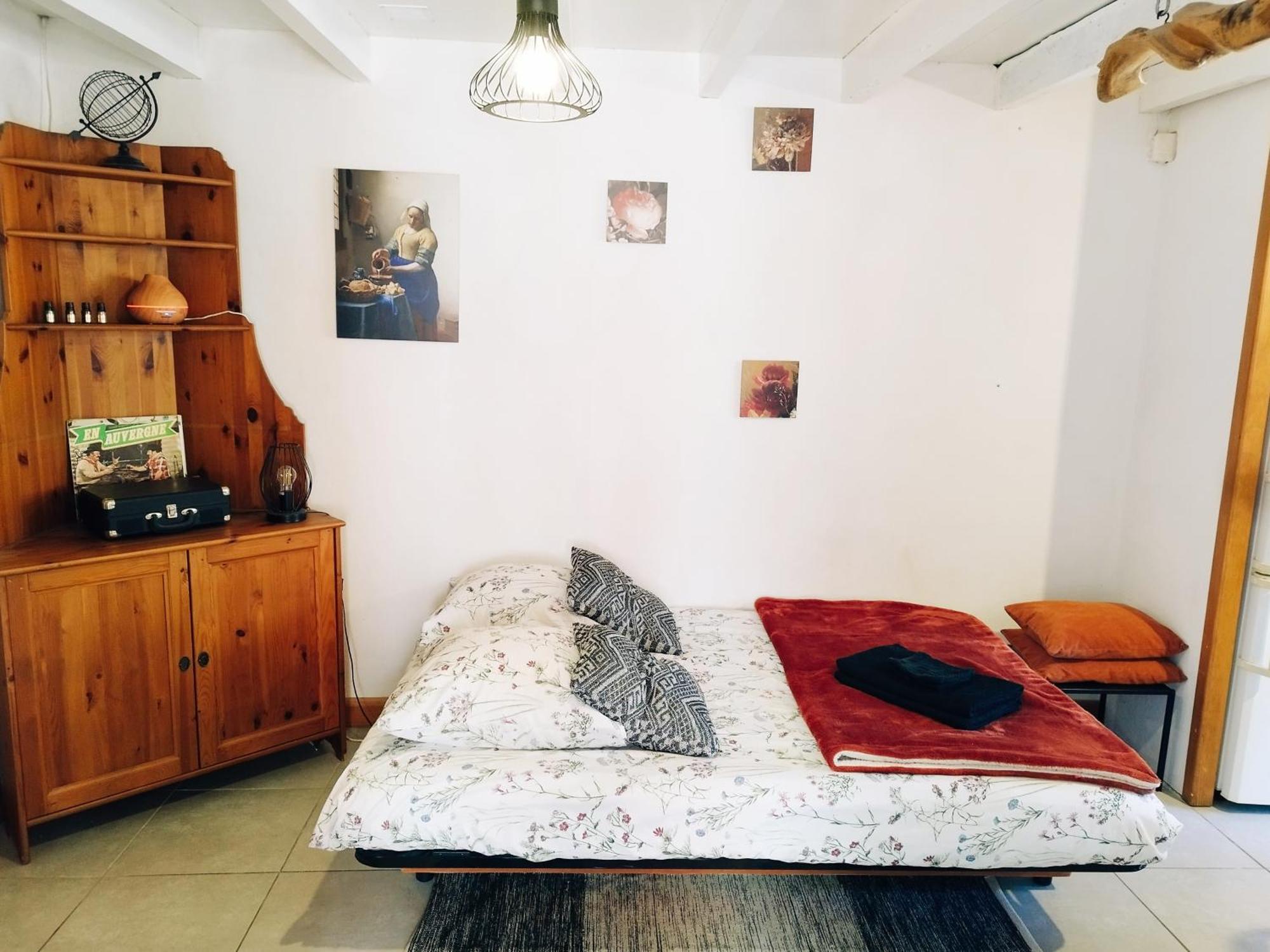 Charmant Studio Tout Equipe Olliergues Dış mekan fotoğraf